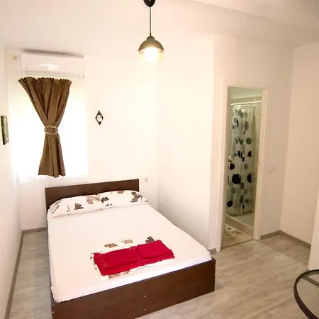 Charming House In Casa vacanze Constanţa